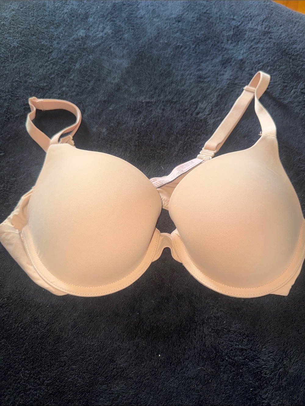 Smooth Contour Underwire Bra in Beige